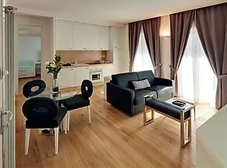 Hotel Lhp